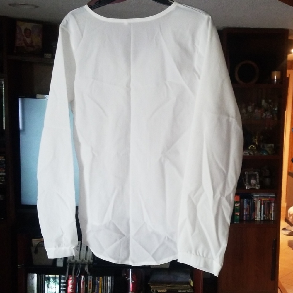 Basic White Blouse - Picture 3 of 3